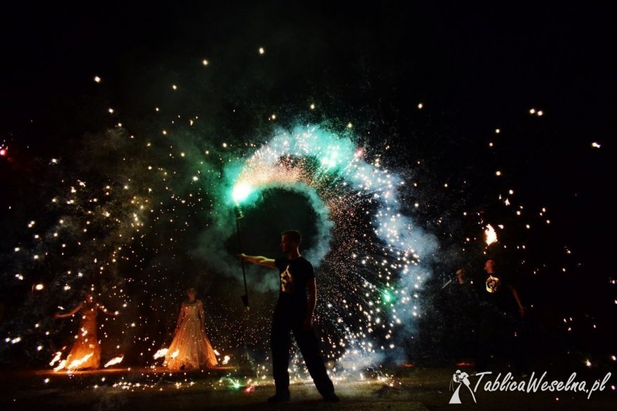 teatr ognia pokazy ognia taniec z ogniem fireshow enigma