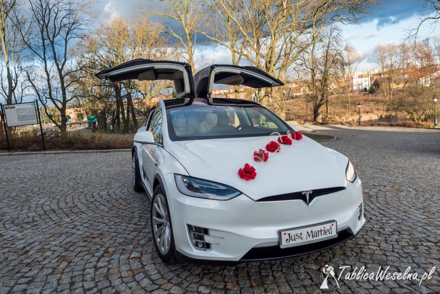 Elektryczna Tesla X- wyjątkowe auto do ślubu