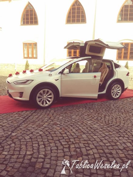 Elektryczna Tesla X- wyjątkowe auto do ślubu