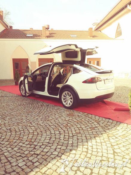 Elektryczna Tesla X- wyjątkowe auto do ślubu