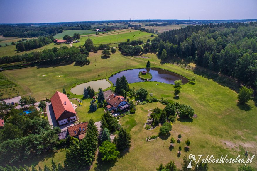 Romantyczne wesele w malowniczej dolinie w Warmińskiej Winnicy