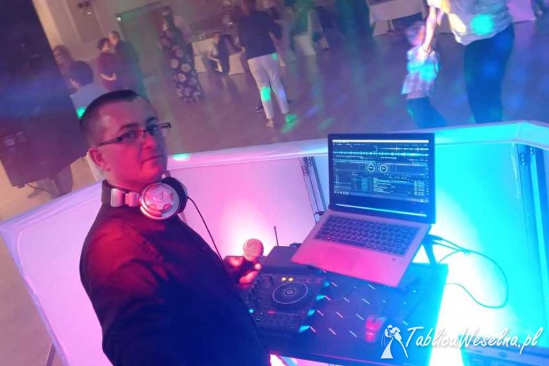 DJ MIRKO z akordeonem i saksofonem