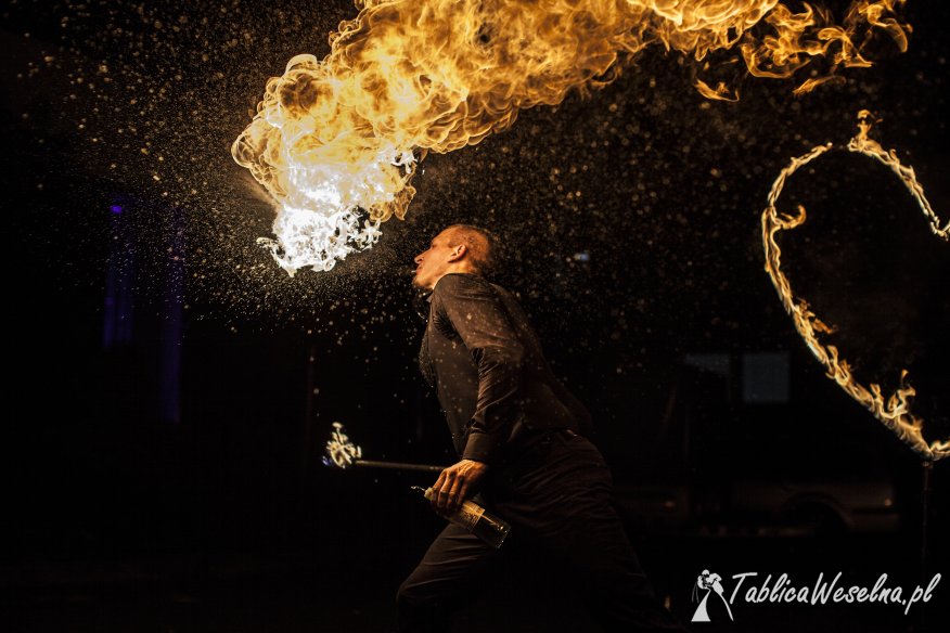 teatr ognia pokazy ognia taniec z ogniem fireshow enigma