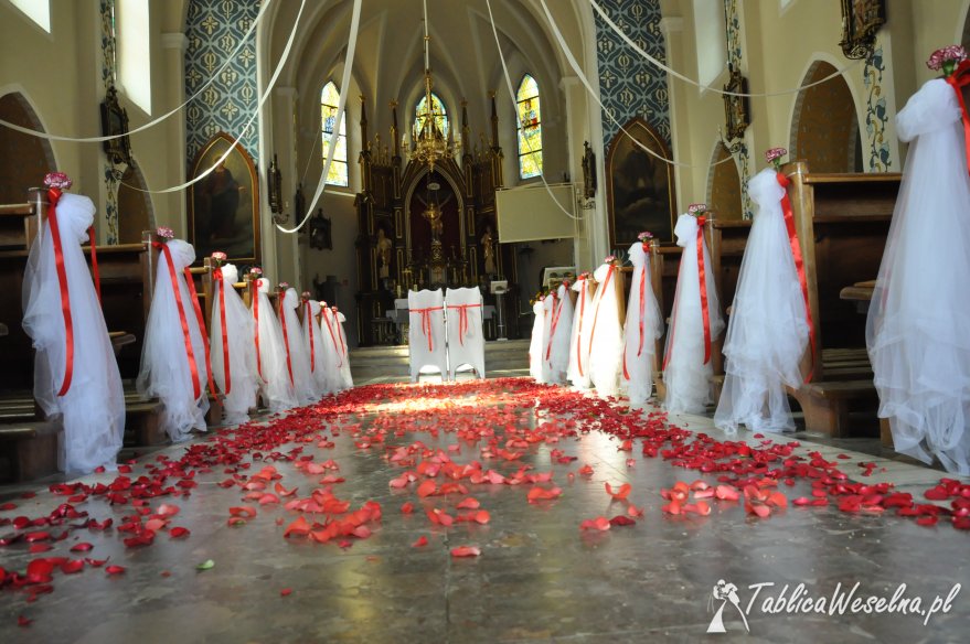 Pracownia WeddingStory dekoracje kościoła Lublin 