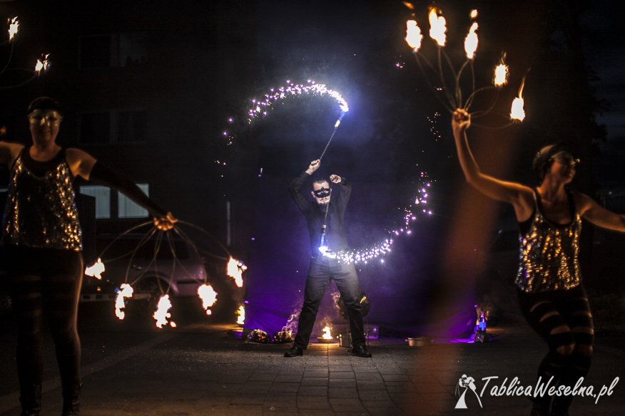 teatr ognia pokazy ognia taniec z ogniem fireshow enigma