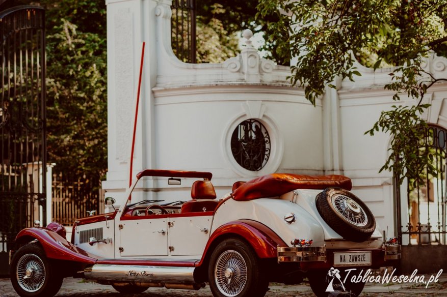 Zabytkowy samochód do ślubu, auto do ślubu Nestor Baron, limuzyna do ślubu Austin Princess i Cadillac 